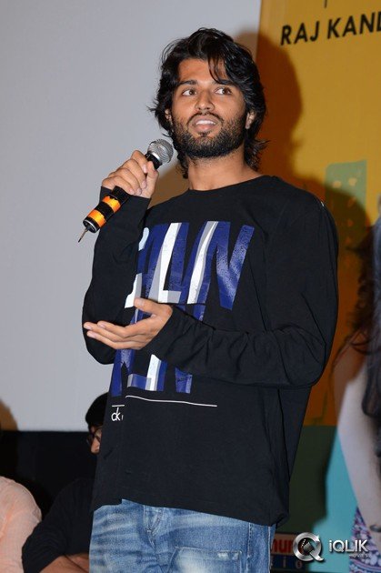 Pelli-Chupulu-Movie-Abhinandhana-Sabha